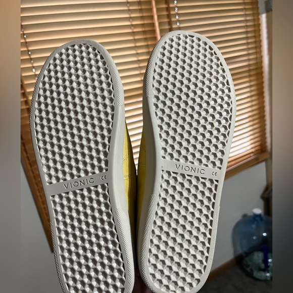 NWT Vionic yellow real suede no-tie slip on tennis shoes. Never worn! Size 8(39) - Picture 3 of 6